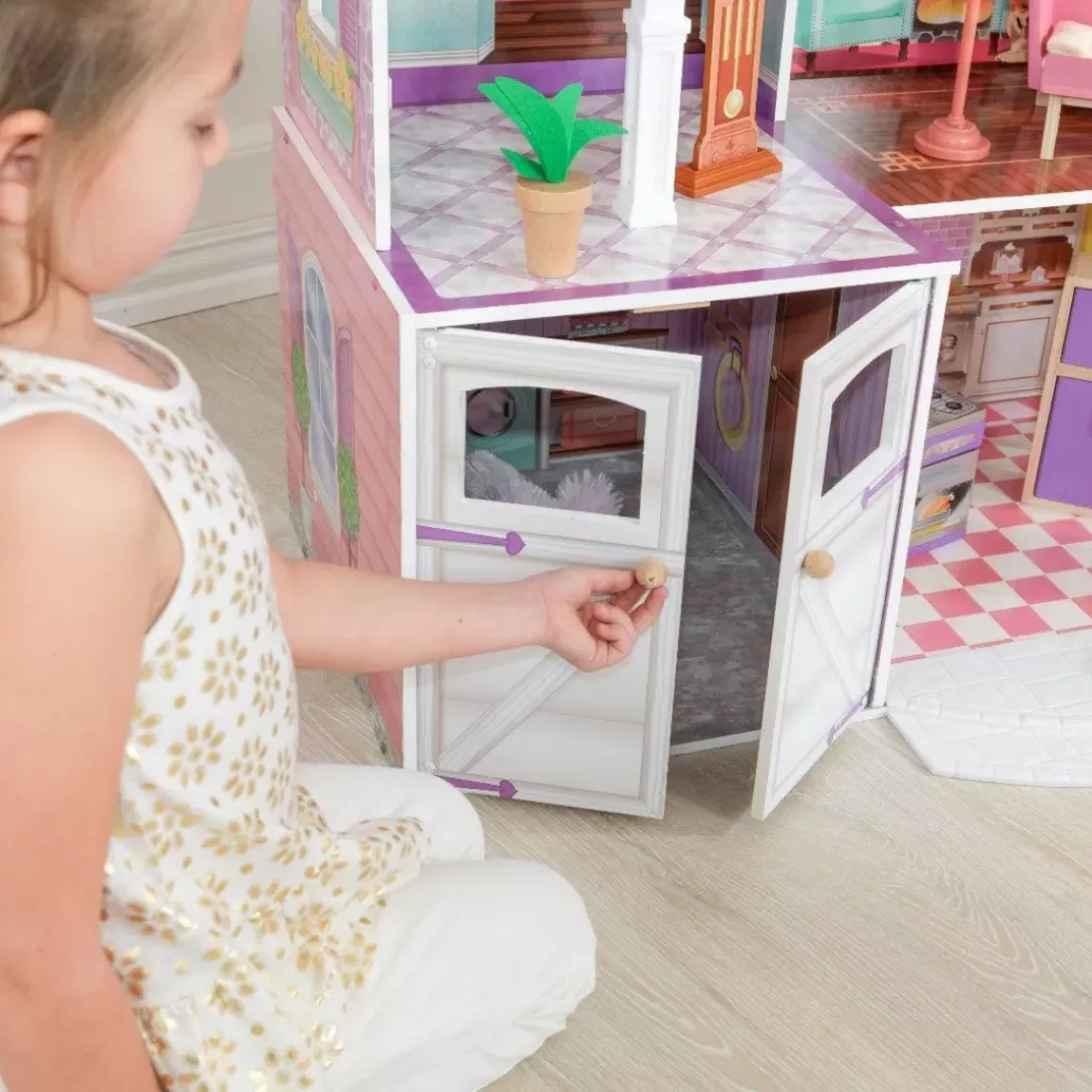 Country Estate Dollhouse