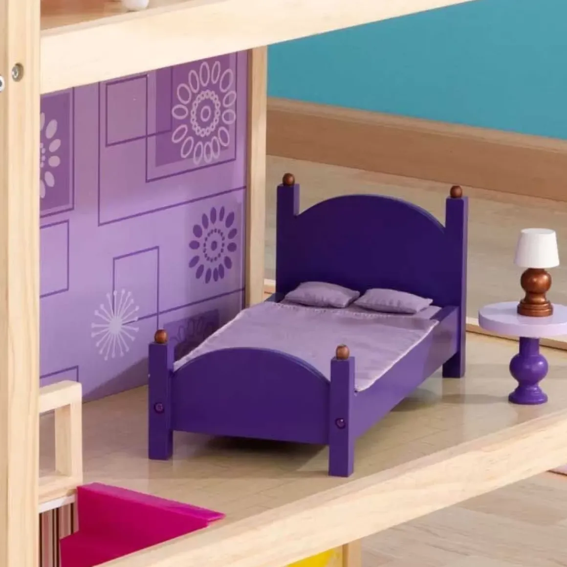 So Chic Dollhouse