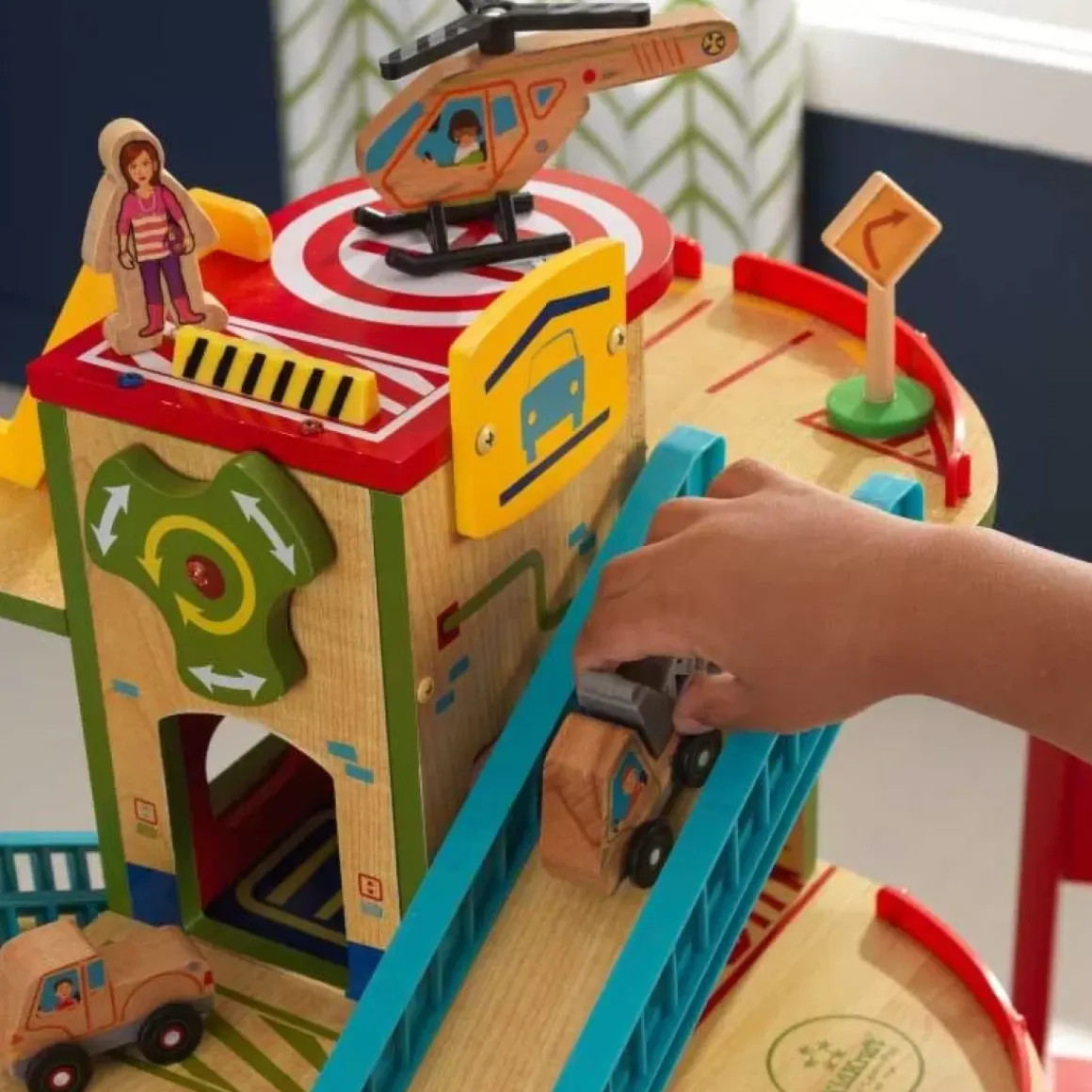 Wash N Go Wooden Car Garage